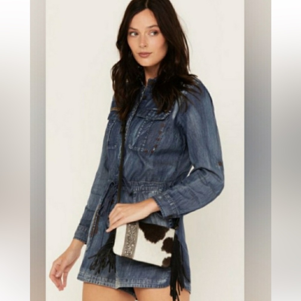 Shyanne Cowhide & Leather Fringe Western Crossbody Adjustable Strap Bag